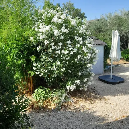 Entre Pont Du Gard Et Uzes Holiday home *