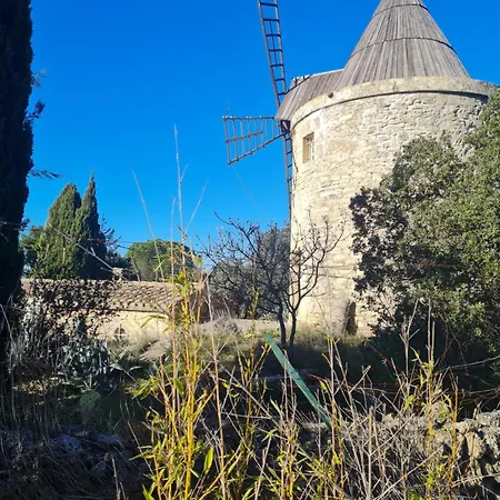 Entre Pont Du Gard Et Uzes
