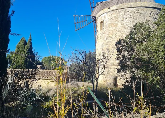 Entre Pont Du Gard Et Uzes